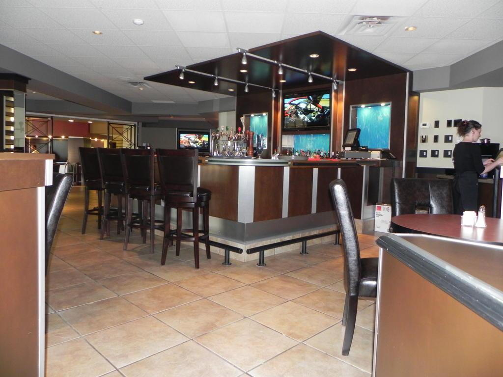 Quality Inn & Suites Bay Front Sault Ste. Marie Bagian luar foto