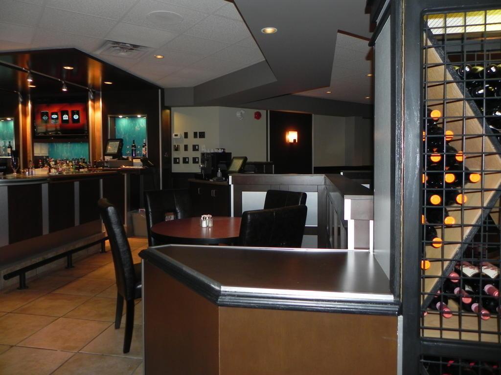 Quality Inn & Suites Bay Front Sault Ste. Marie Bagian luar foto