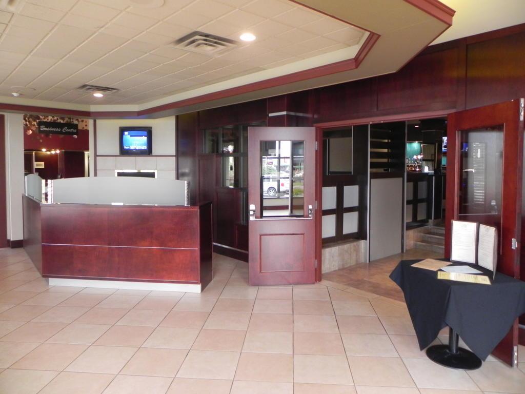 Quality Inn & Suites Bay Front Sault Ste. Marie Bagian luar foto