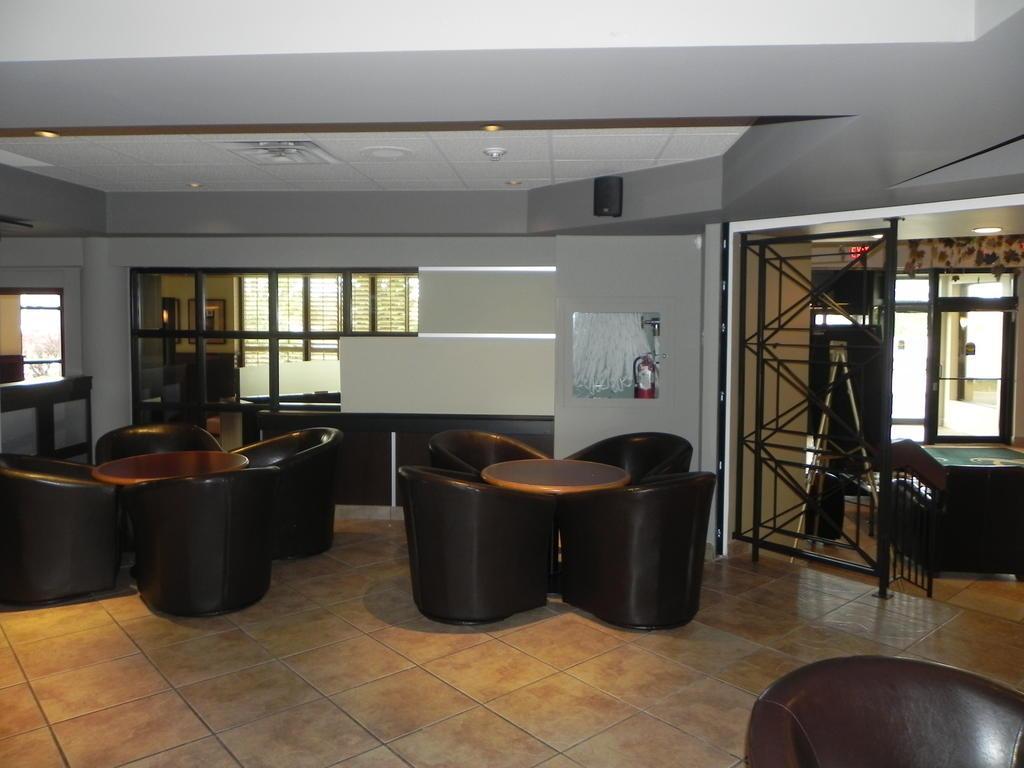 Quality Inn & Suites Bay Front Sault Ste. Marie Bagian luar foto
