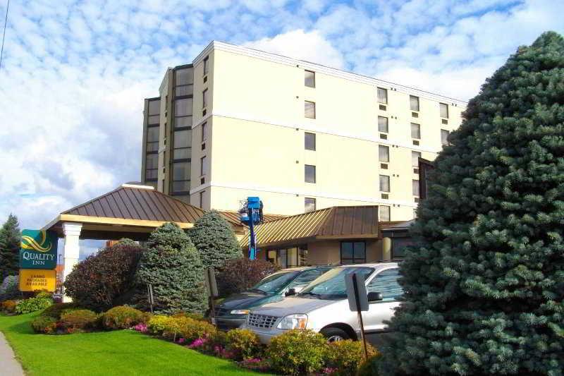 Quality Inn & Suites Bay Front Sault Ste. Marie Bagian luar foto