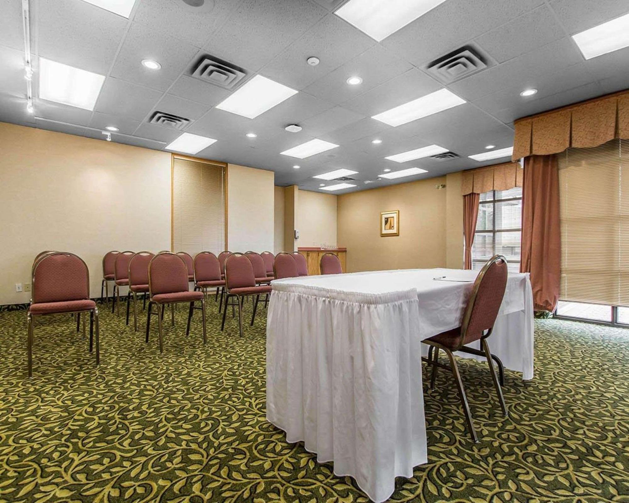 Quality Inn & Suites Bay Front Sault Ste. Marie Bagian luar foto