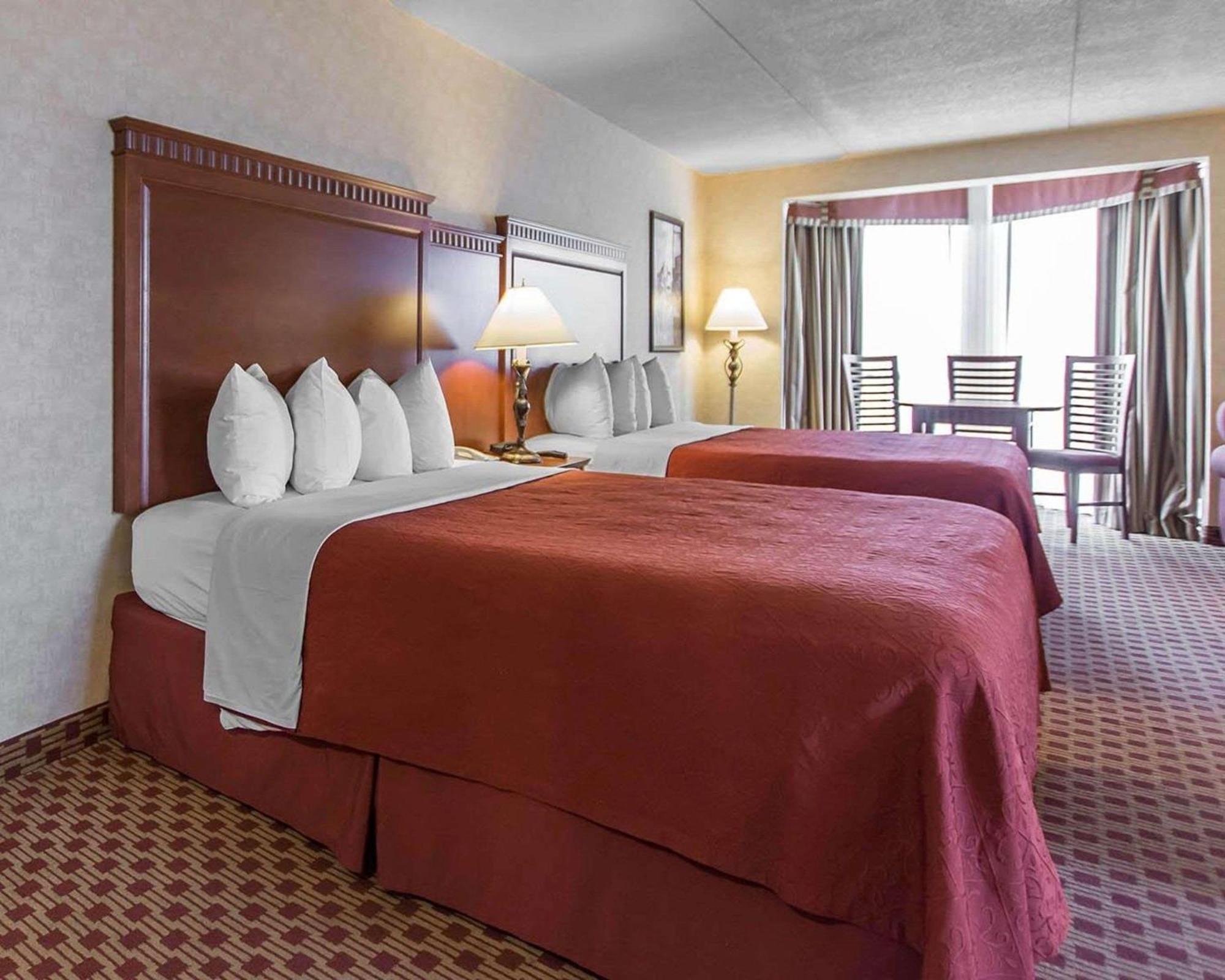 Quality Inn & Suites Bay Front Sault Ste. Marie Bagian luar foto