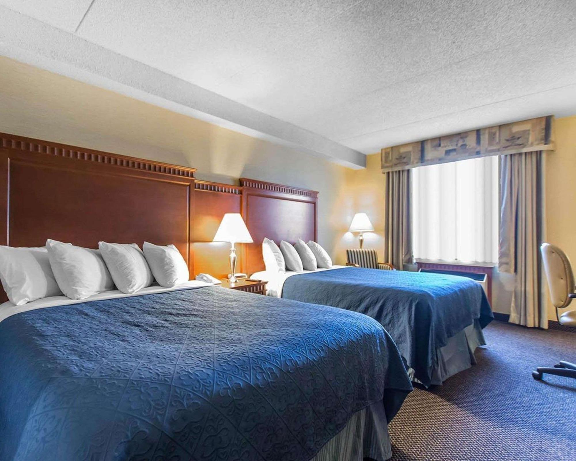 Quality Inn & Suites Bay Front Sault Ste. Marie Bagian luar foto