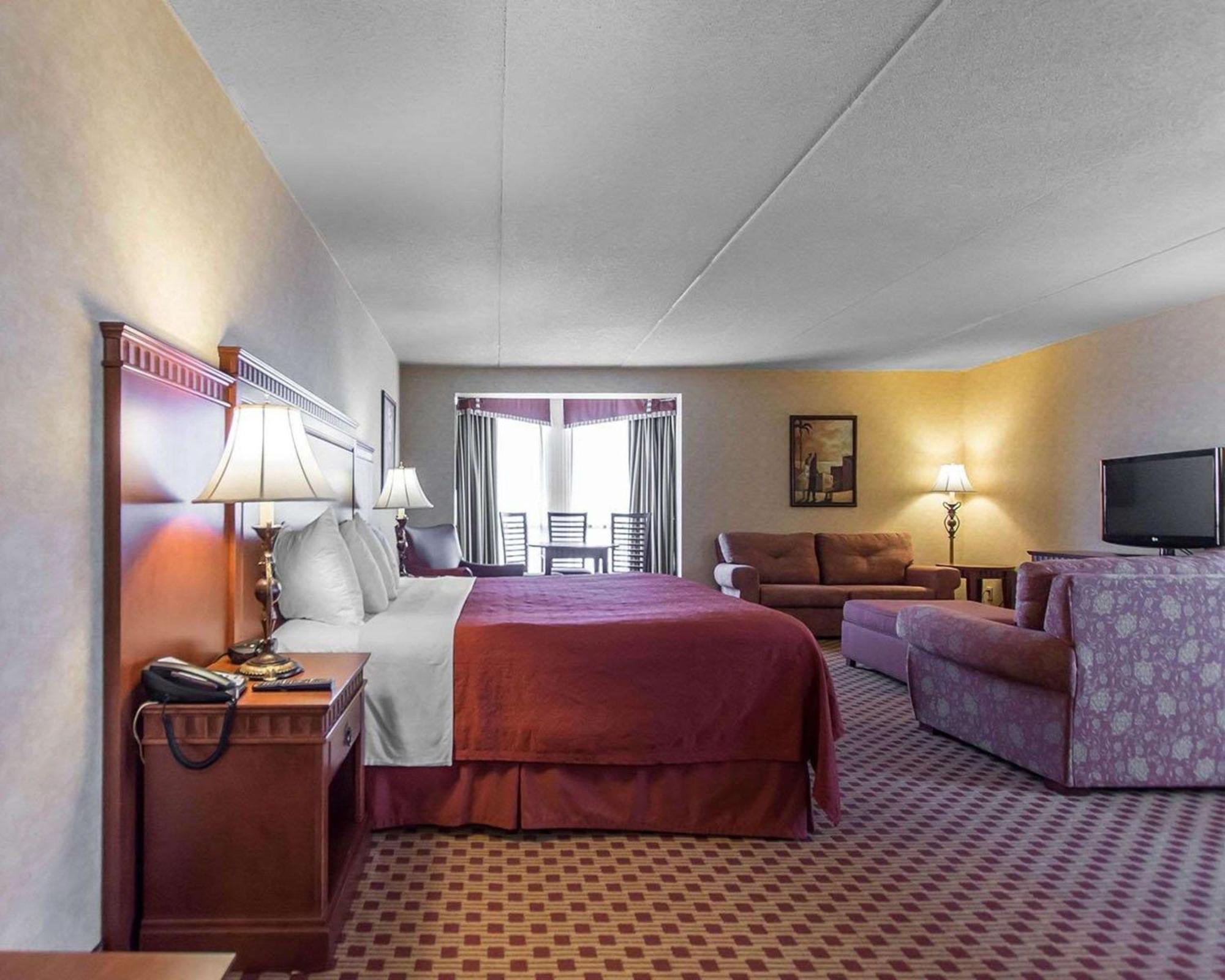 Quality Inn & Suites Bay Front Sault Ste. Marie Bagian luar foto