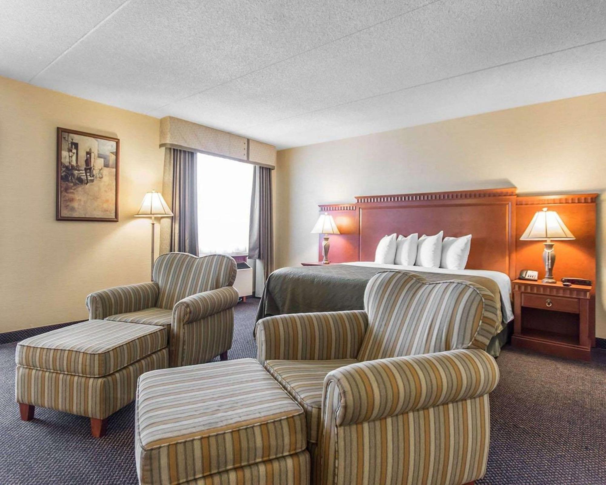 Quality Inn & Suites Bay Front Sault Ste. Marie Bagian luar foto