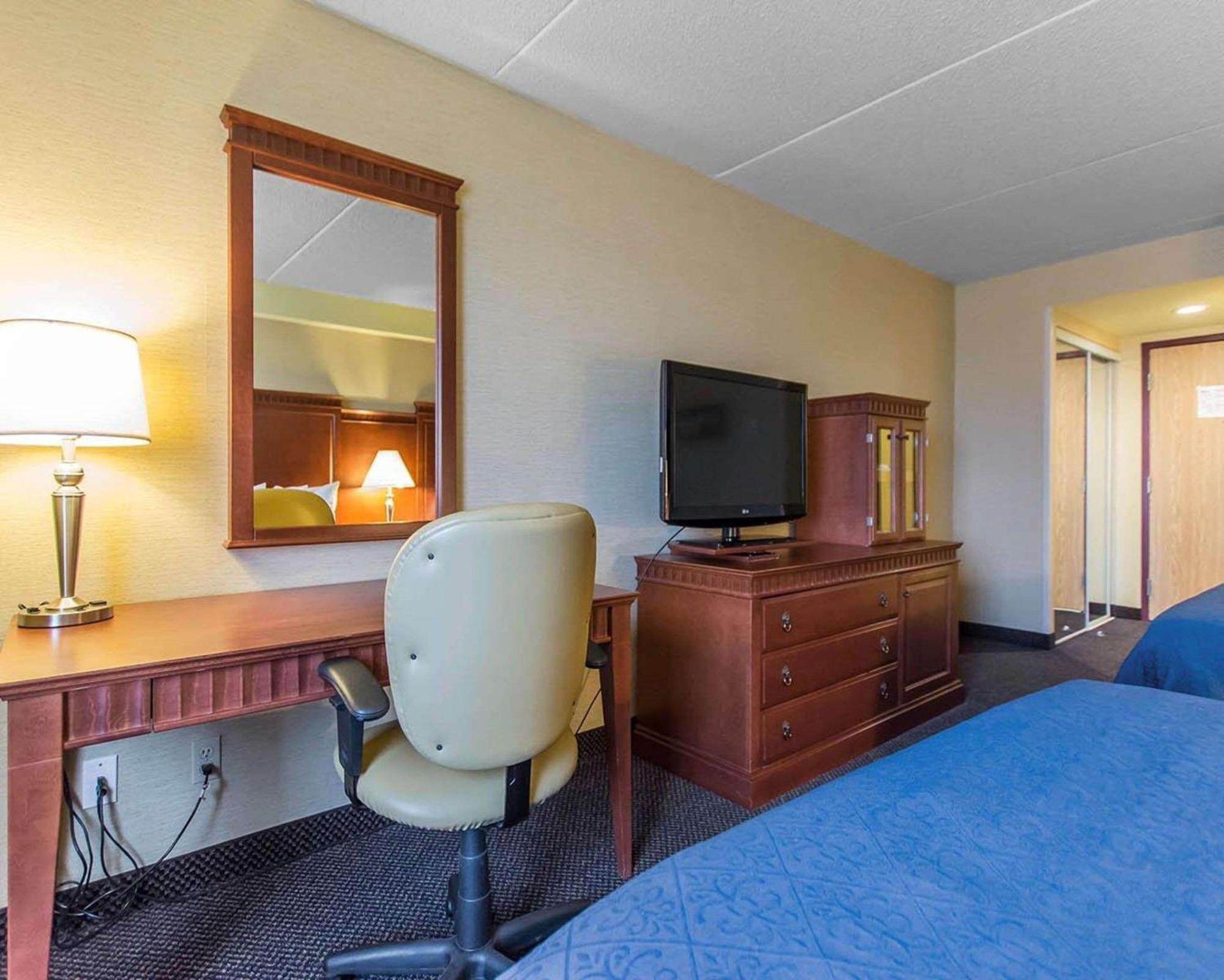 Quality Inn & Suites Bay Front Sault Ste. Marie Bagian luar foto