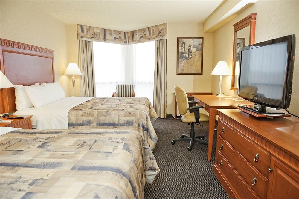 Quality Inn & Suites Bay Front Sault Ste. Marie Bagian luar foto