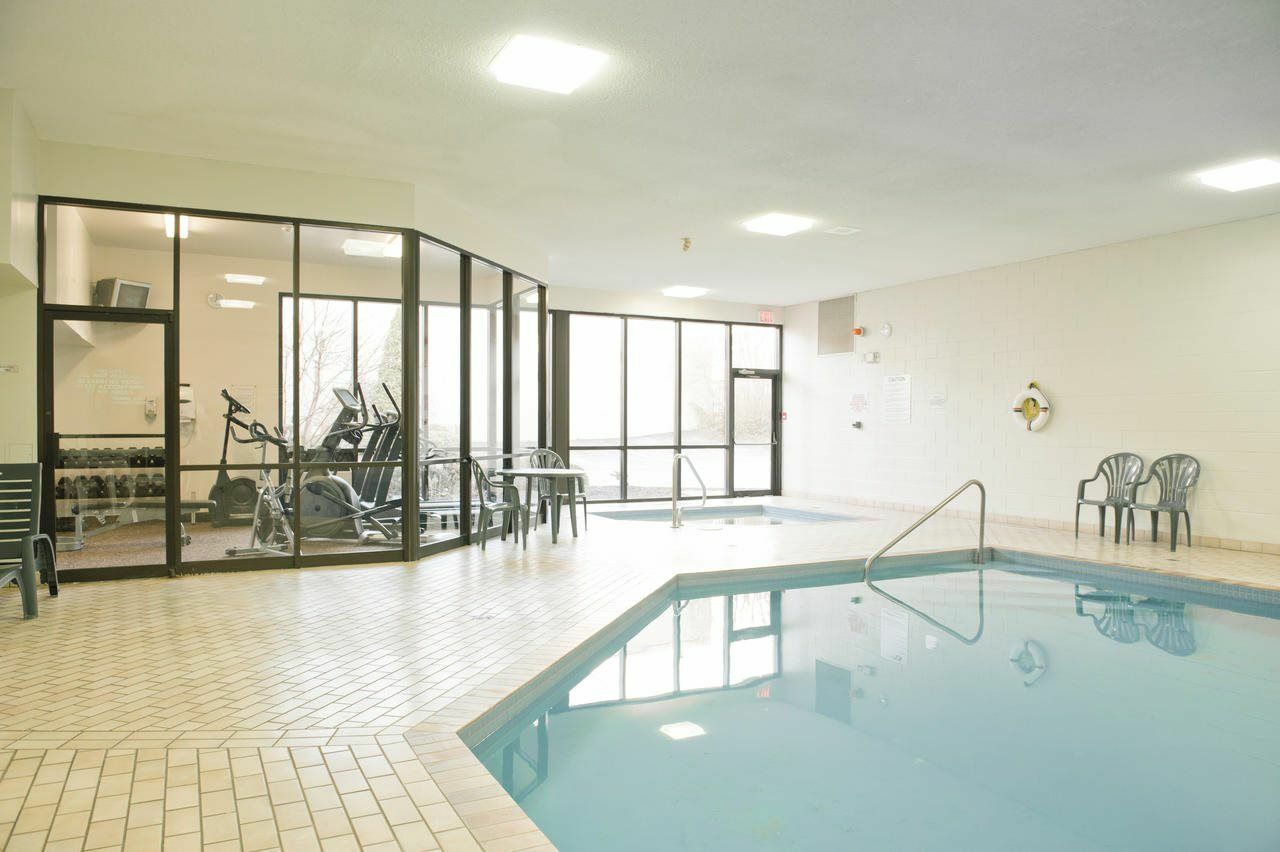 Quality Inn & Suites Bay Front Sault Ste. Marie Bagian luar foto